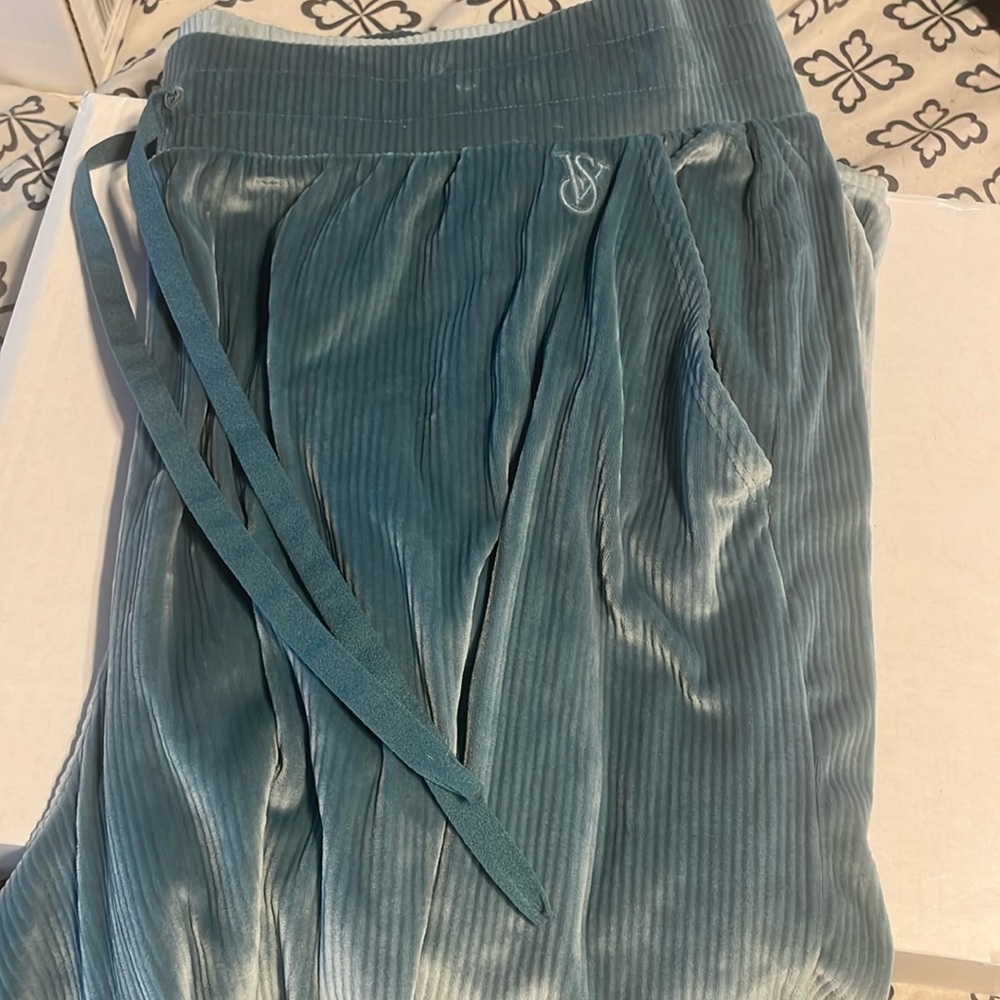 Blue sweatpants. Size:2X. Brand: Victoria Secret